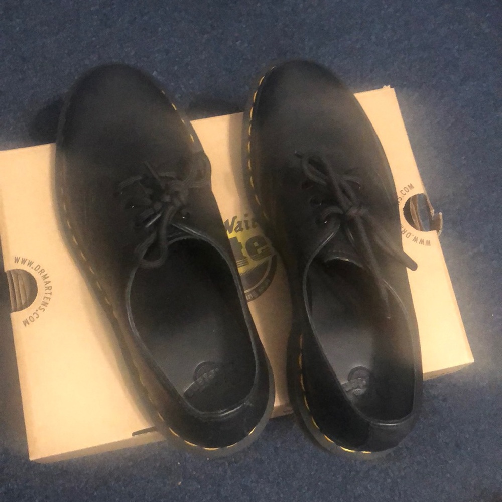 Shoes - Picture 6 of 9
